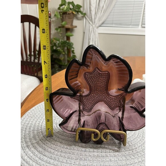 Vintage Amethyst Glass Leaf Shaped Trinket Dish. Grannycore/ Cottagecore - Picture 3 of 7